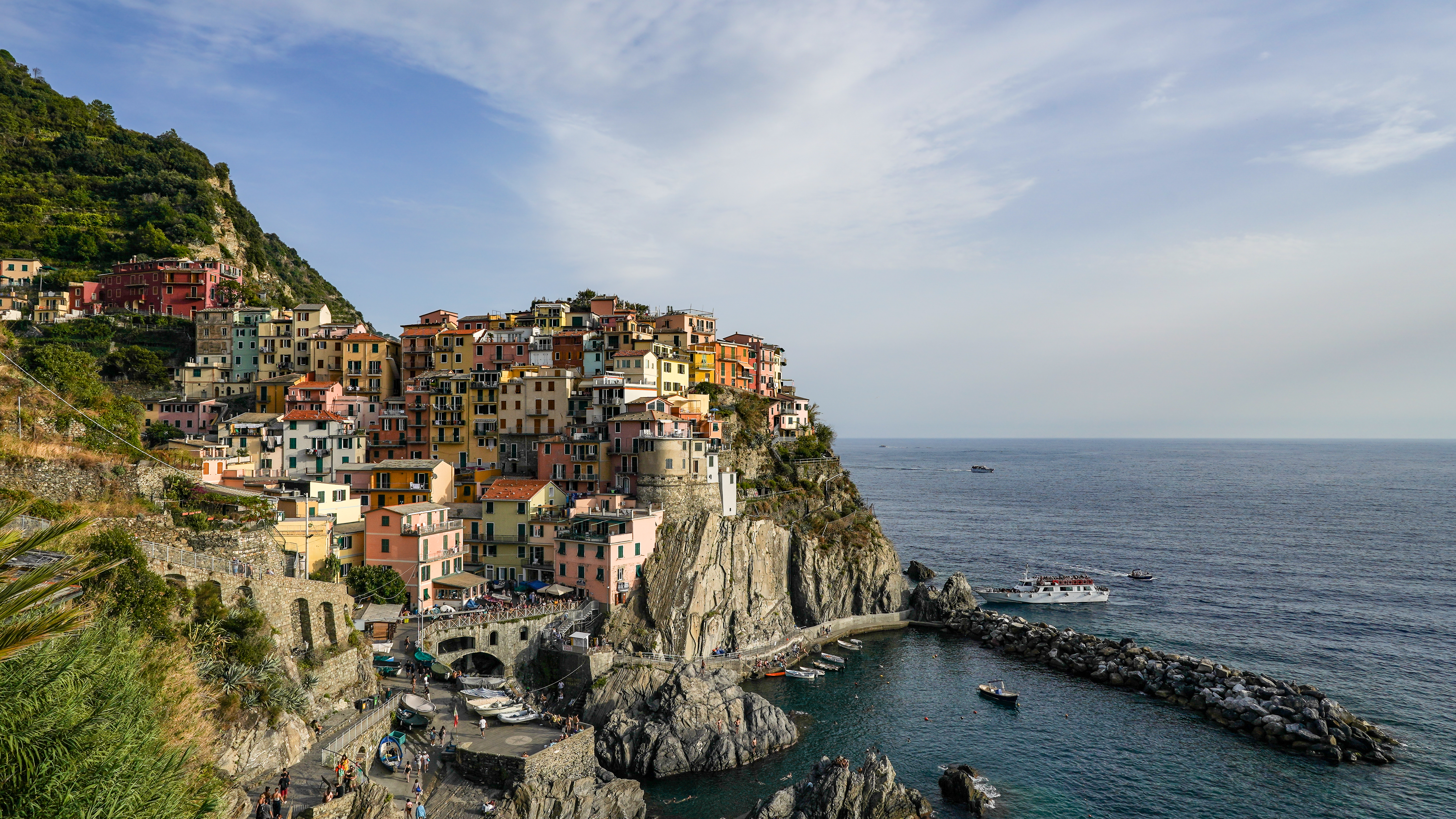 Le port et les maisons pastel de Manarola, dans les Cinque Terre, en Ligurie